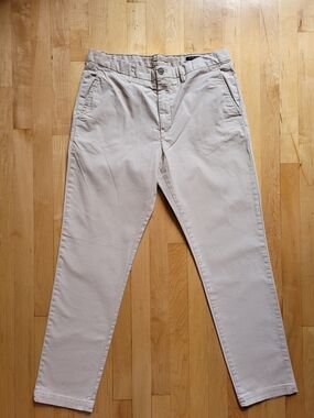Banana Republic Men's Size 34x32 Flat Front Khaki Pants Polyester Slim Fit